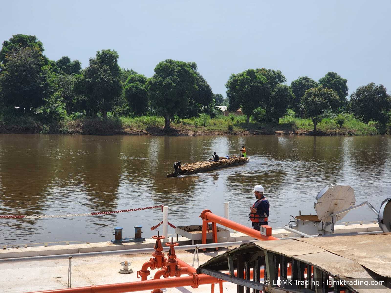 River & coastal barging